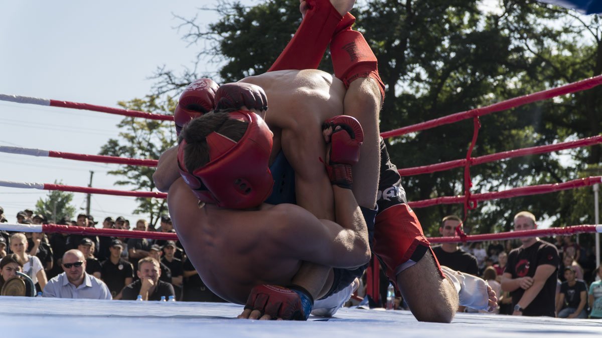 Участники, занявшие 2-е и 3-е места, получили в награду кубки и медали