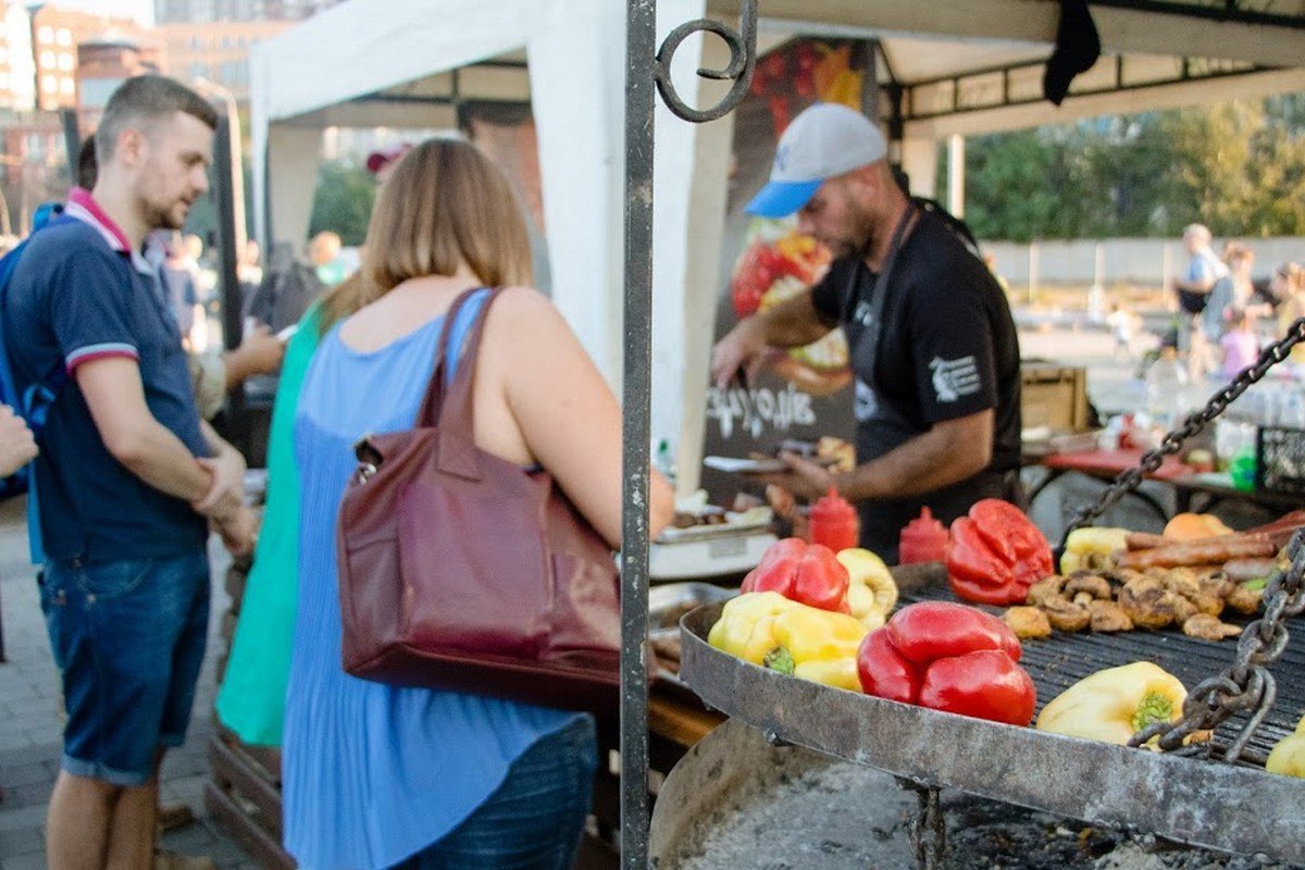 Манящий фудкорт 