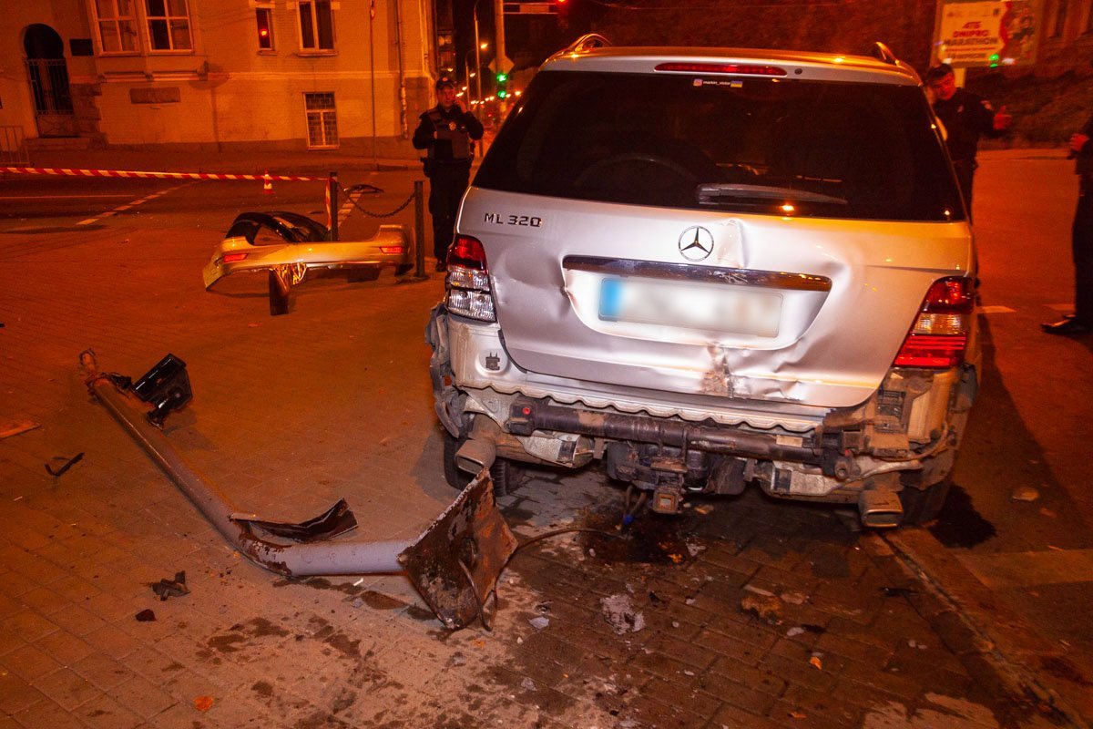 Повреждения на Mercedes