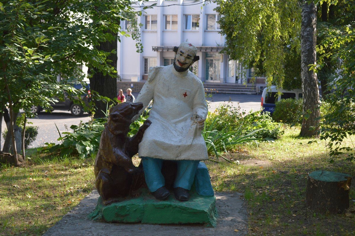 - Эй, дед, ты зачем смотришь вдаль своими пустыми глазами? - Отстань, я пытаюсь не думать о том, что пережил - Эй, дед, ты зачем смотришь вдаль своими пустыми глазами? - Отстань, я пытаюсь не думать о том, что пережил
