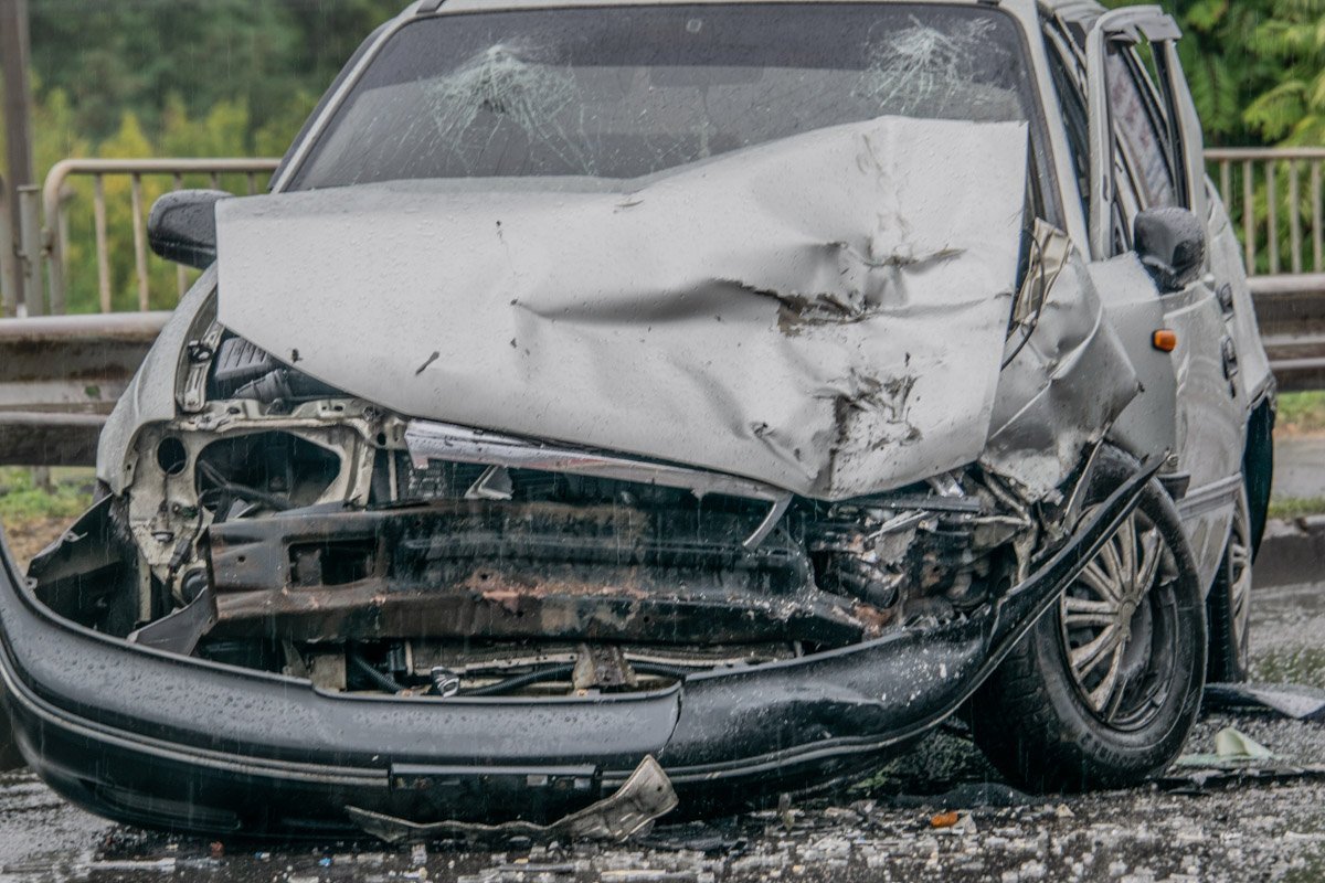Движение на мосту затруднено Движение на мосту затруднено