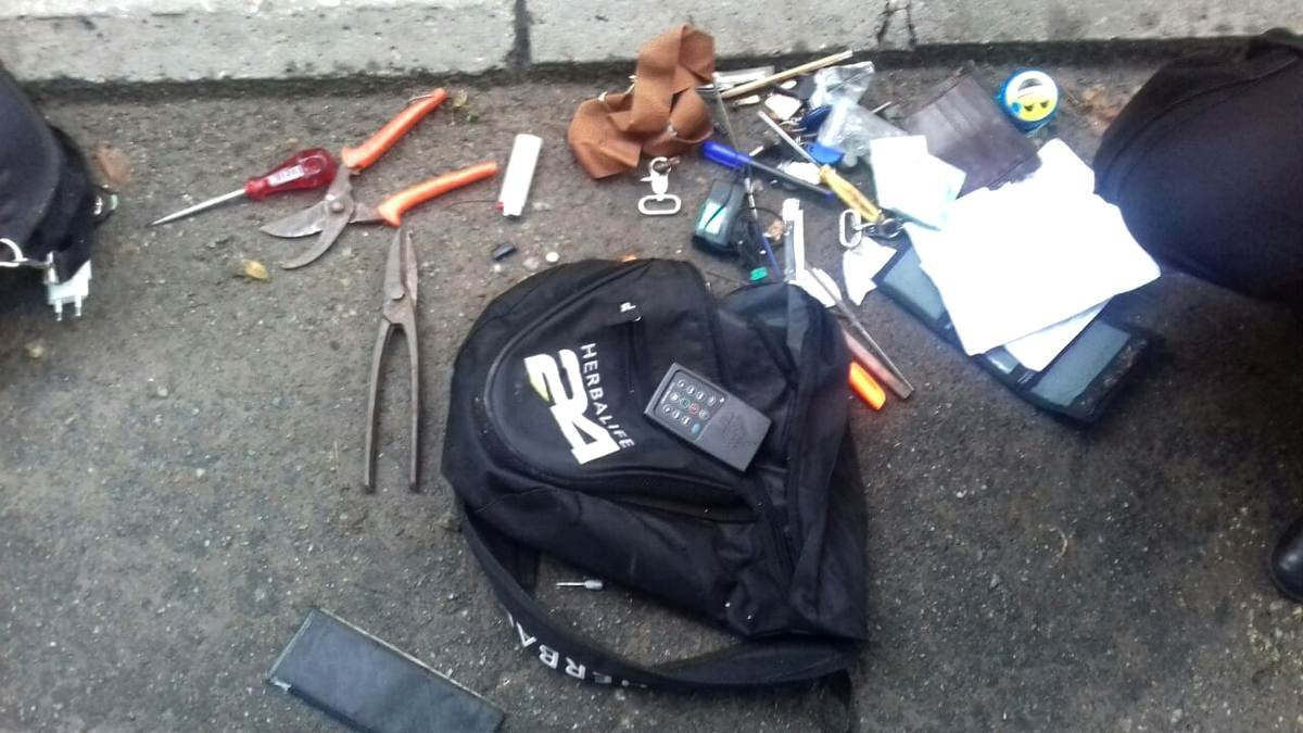 При себе у мужчины были инструменты