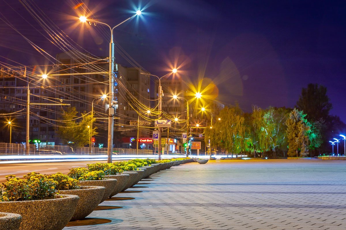 Зачарованный Днепр: как выглядит набережная в свете фонарей 9