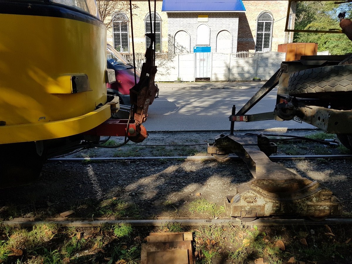 В связи с этим парализовано движение 15-го и 11-го трамваев В связи с этим парализовано движение 15-го и 11-го трамваев