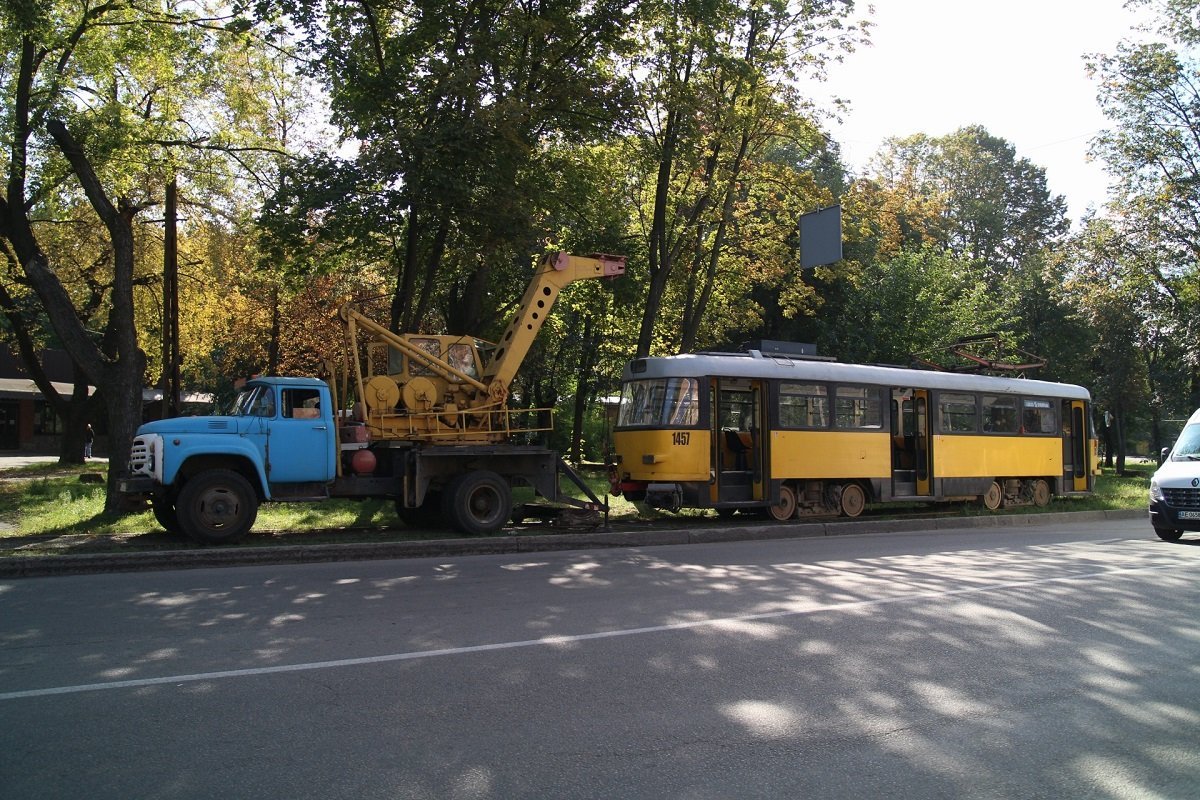 Не месте работают коммунальщики Не месте работают коммунальщики