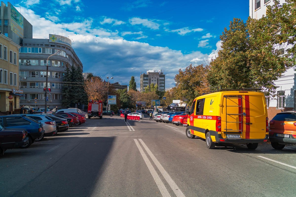 На место вызова прибыли спасатели