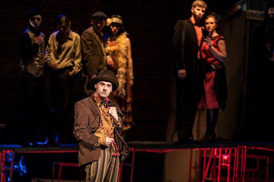 С 6 октября каждую субботу в 17:00 на большой сцене театра можно посмотреть спектакль