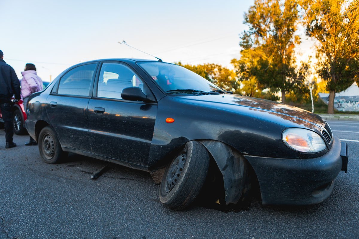 У Daewoo Lanos отвалилось колесо  У Daewoo Lanos отвалилось колесо