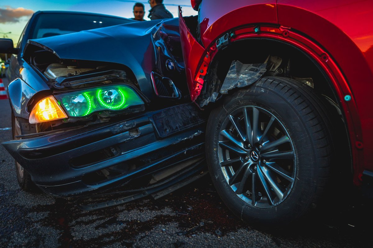 Водитель BMW не успел затормозить  Водитель BMW не успел затормозить