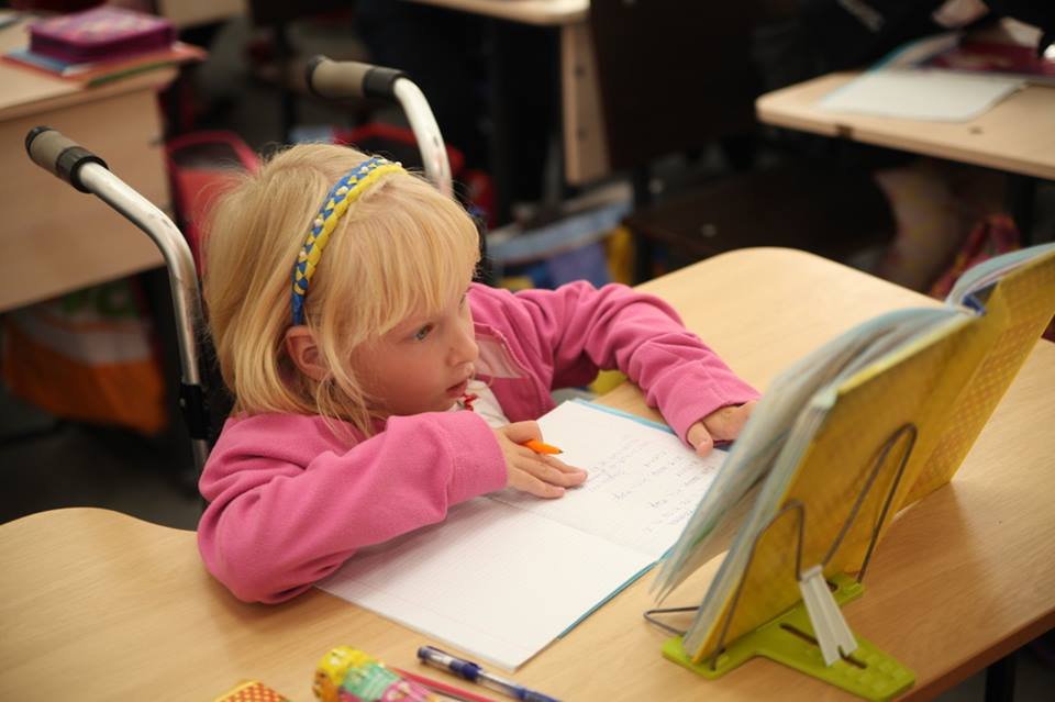 В школе есть ИРЦ для деток с особыми образовательными потребностями