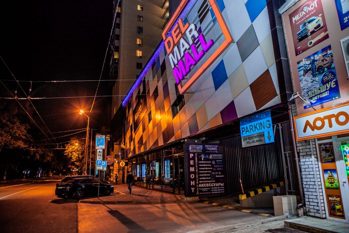 На парковке Delmar Mall мужчину ударили молотком по голове На парковке Delmar Mall мужчину ударили молотком по голове