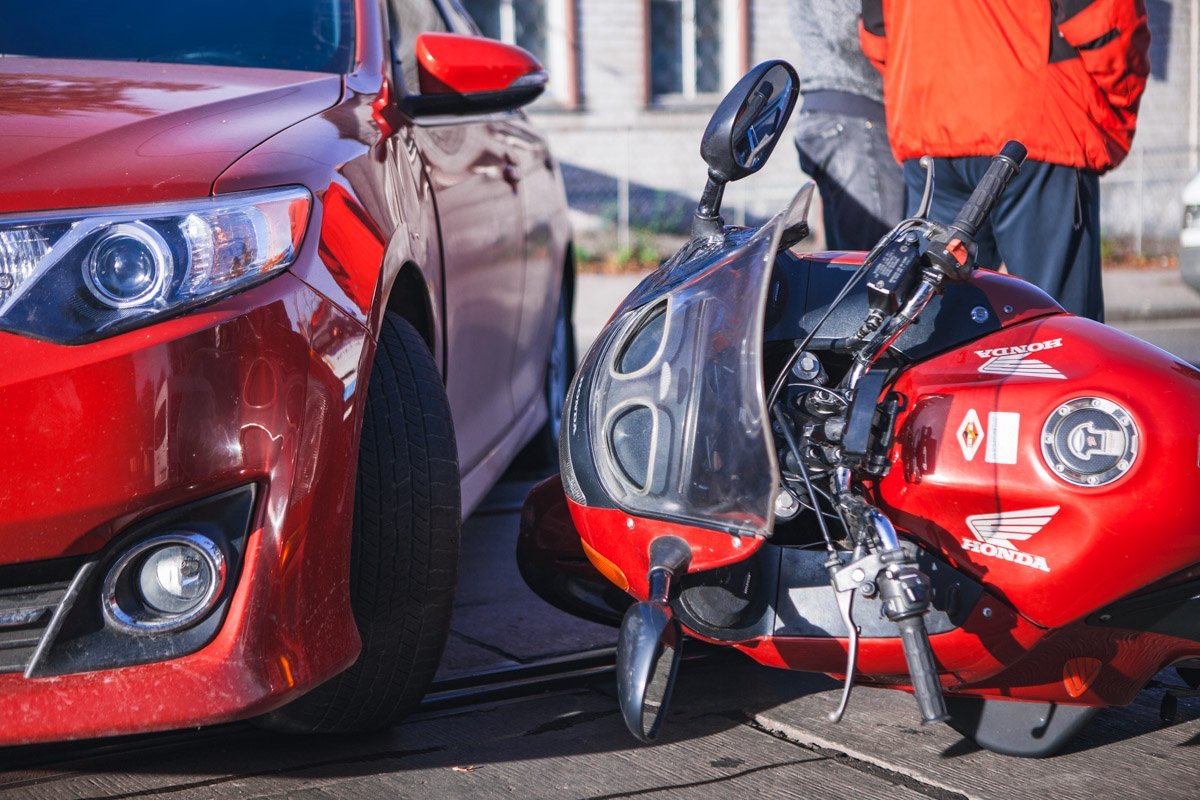 Водителя мотоцикла госпитализировали Водителя мотоцикла госпитализировали