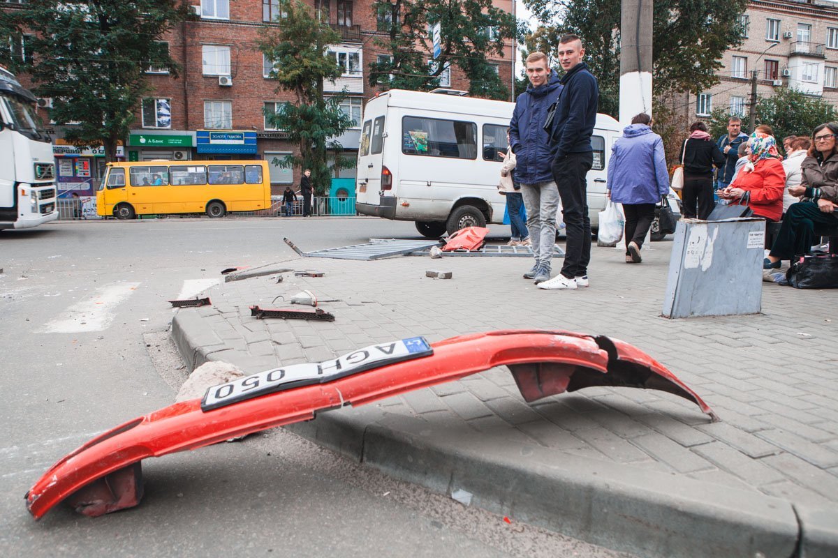 Надо было еще свою визитку оставить Надо было еще свою визитку оставить