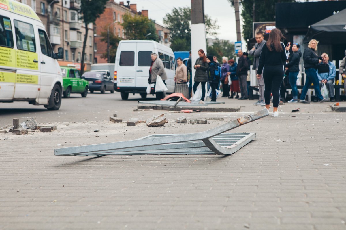 Забор мешает пешеходам Забор мешает пешеходам