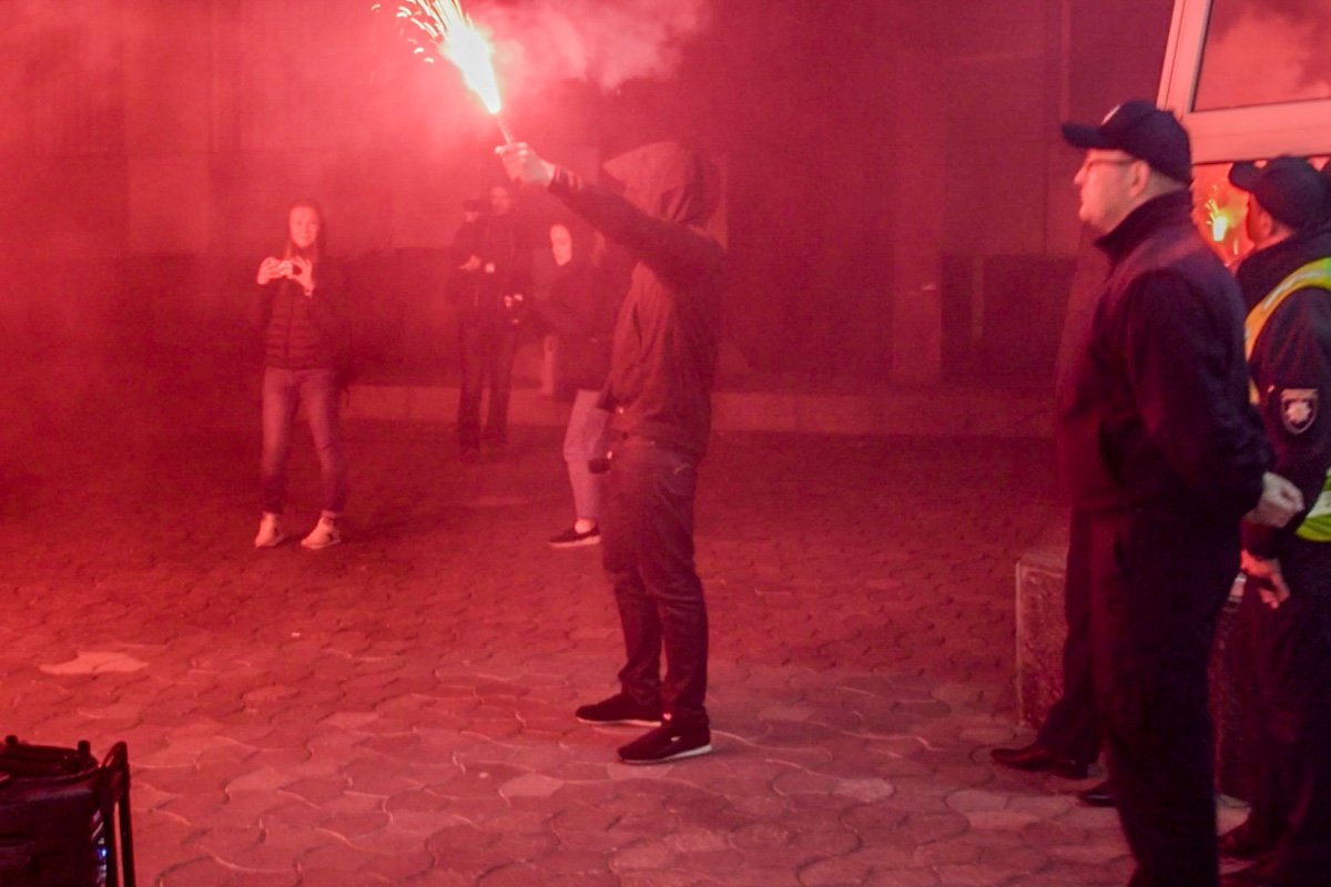 Мы пришли сюда, чтоб привлечь внимание к проблеме, напомнить полиции о их прямых обязанностях Мы пришли сюда, чтоб привлечь внимание к проблеме, напомнить полиции о их прямых обязанностях