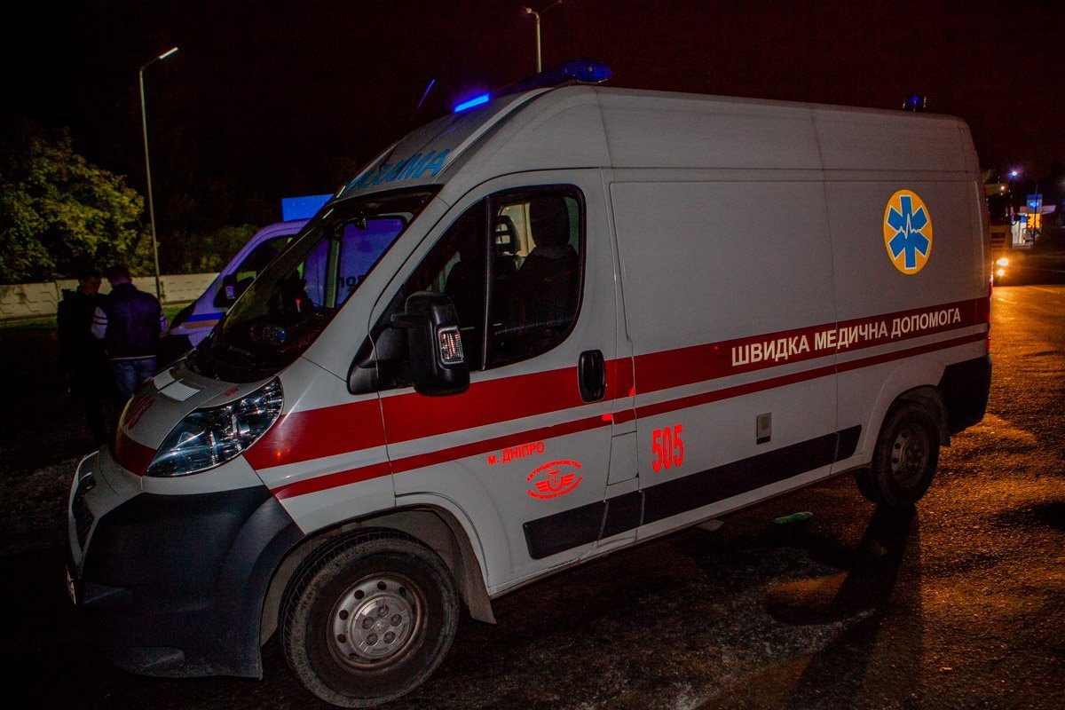 Водителю Audi после аварии стало плохо, его с места забрала скорая помощь Водителю Audi после аварии стало плохо, его с места забрала скорая помощь