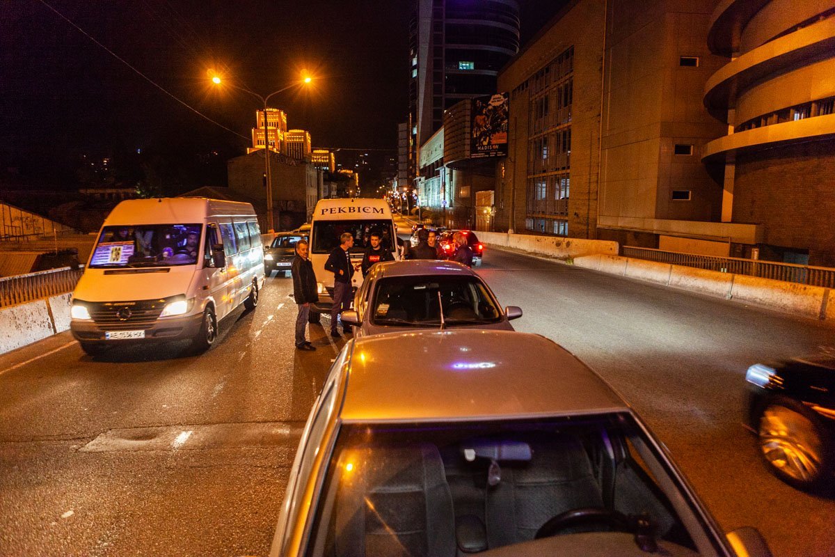 Столкнулись три автомобиля Столкнулись три автомобиля