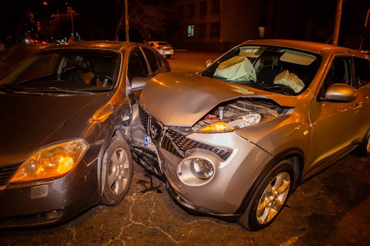 Столкнулись два Nissan Столкнулись два Nissan