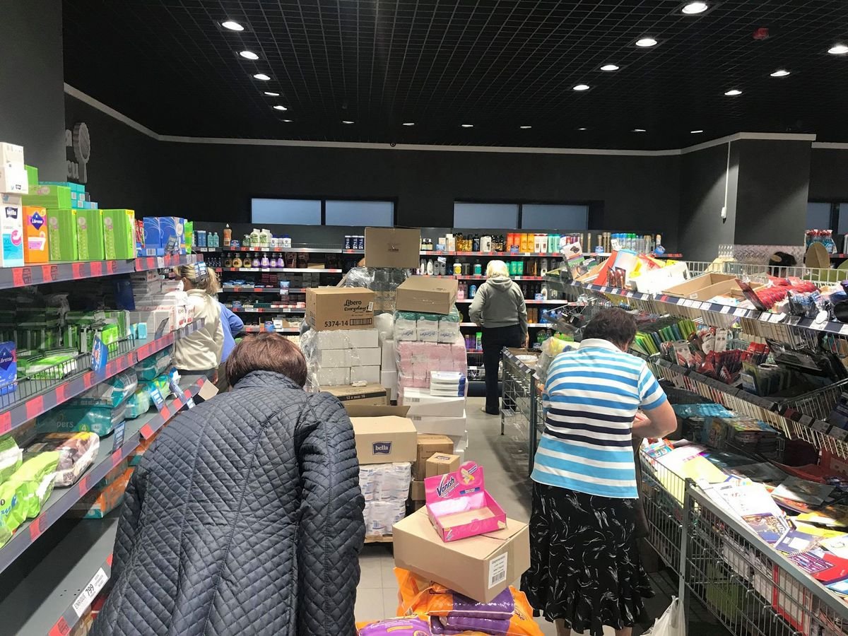 Повсюду лежат коробки Повсюду лежат коробки