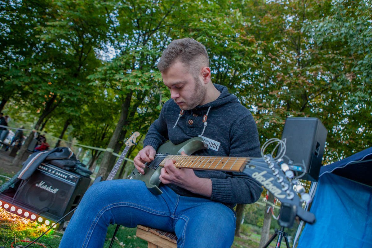 Старый душевный рок все еще играет в сердечках местных жителей Старый душевный рок все еще играет в сердечках местных жителей