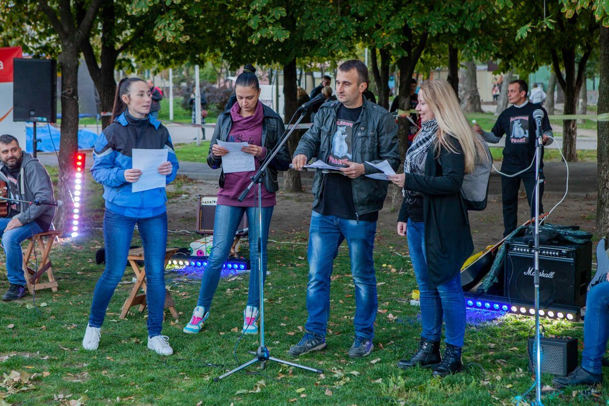 Каждый желающий мог поучаствовать в конкурсе караоке-вокалистов Каждый желающий мог поучаствовать в конкурсе караоке-вокалистов