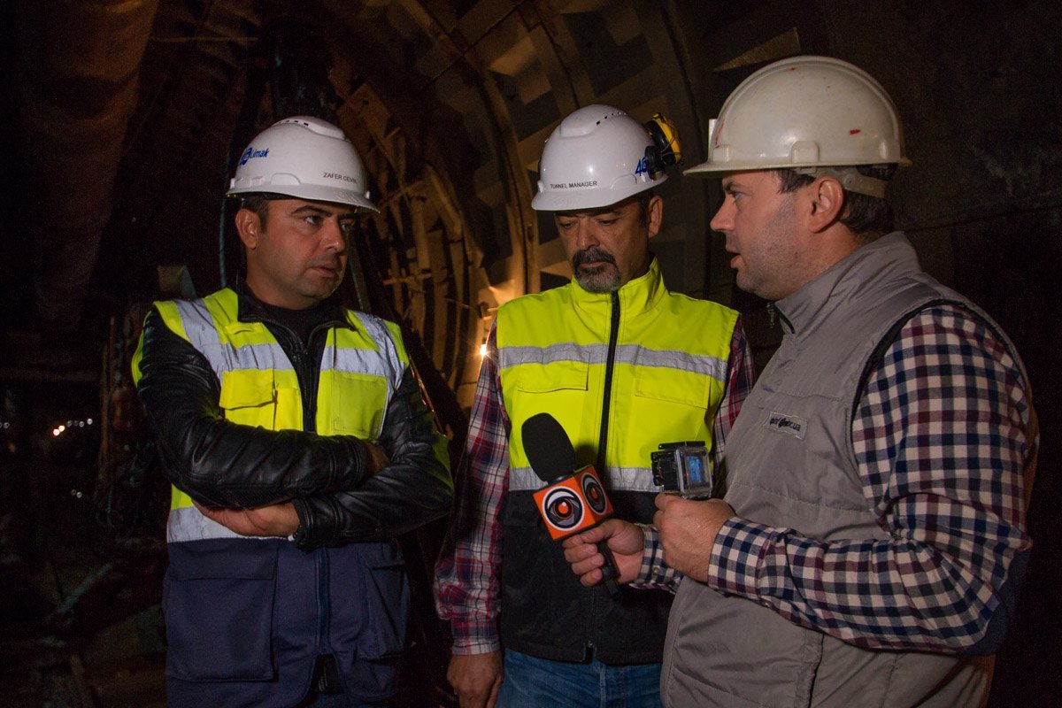 Инженеры фирмы limak чувствуют себя на глубине как рыбы в воде 