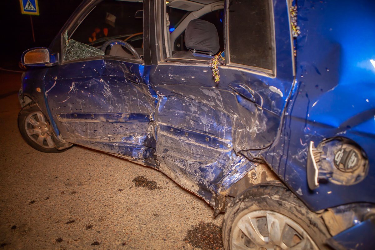 Водителя Hyundai забрала «скорая» Водителя Hyundai забрала «скорая»