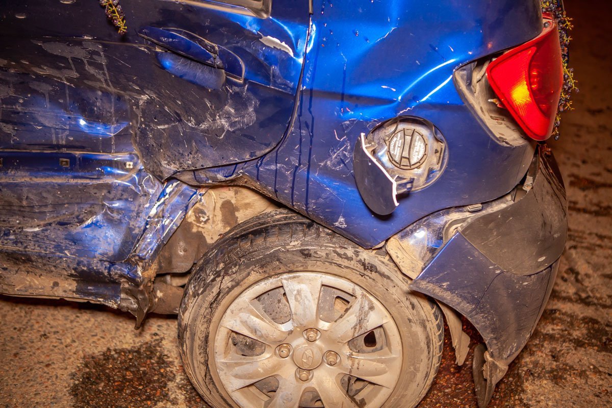 Автомобили серьезно повреждены Автомобили серьезно повреждены