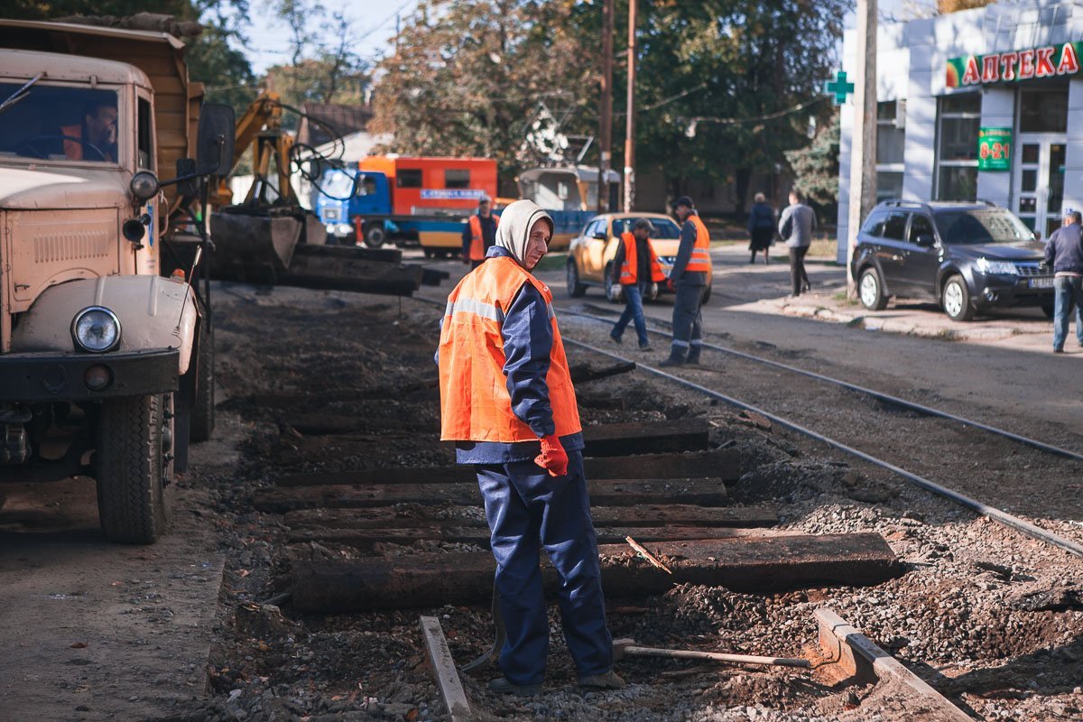 Последний раз на этом пересечении проводили ремонт в 90-х годах Последний раз на этом пересечении проводили ремонт в 90-х годах
