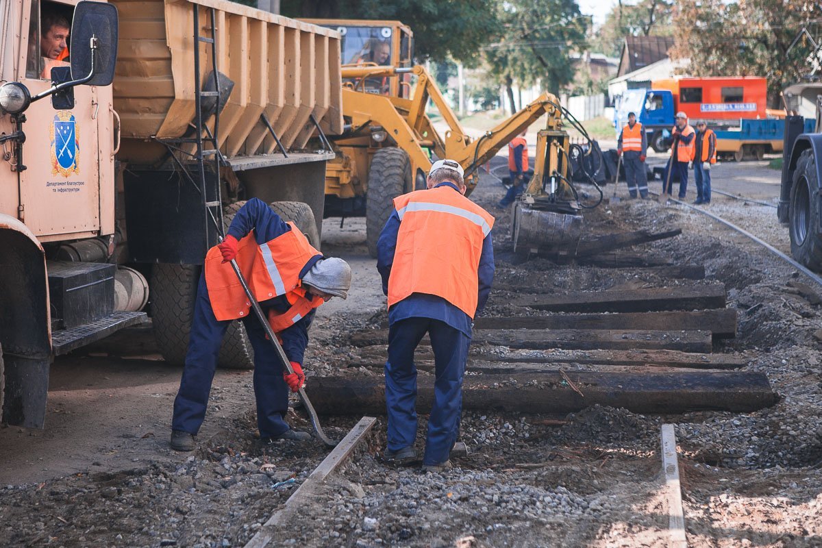 За месяц коммунальщики отремонтировали 260 метров трамвайных путей За месяц коммунальщики отремонтировали 260 метров трамвайных путей