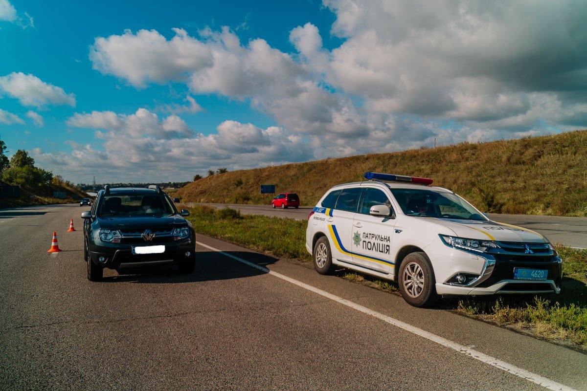 На месте работал экипаж патрульной полиции