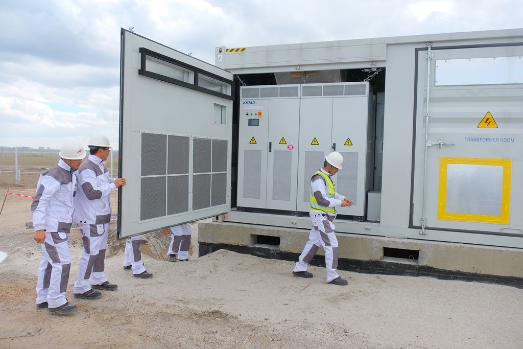 Солнечную электростанцию планируют закончить полностью и ввести в эксплуатацию к началу 2019-го года Солнечную электростанцию планируют закончить полностью и ввести в эксплуатацию к началу 2019-го года