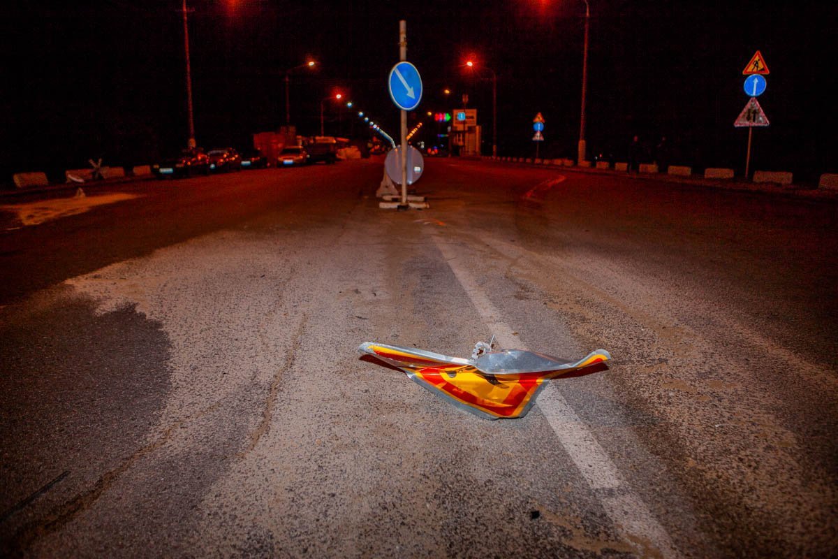 С места происшествия Hyundai забрал эвакуатор С места происшествия Hyundai забрал эвакуатор