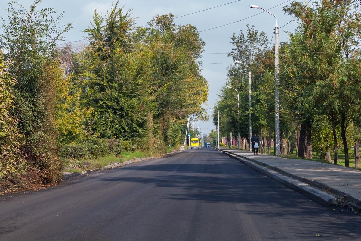 Бордюр прилег