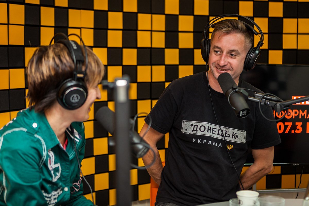 Мне кажется, это не очень как-то разумно, когда ты свою личную жизнь выставляешь на показ Мне кажется, это не очень как-то разумно, когда ты свою личную жизнь выставляешь на показ