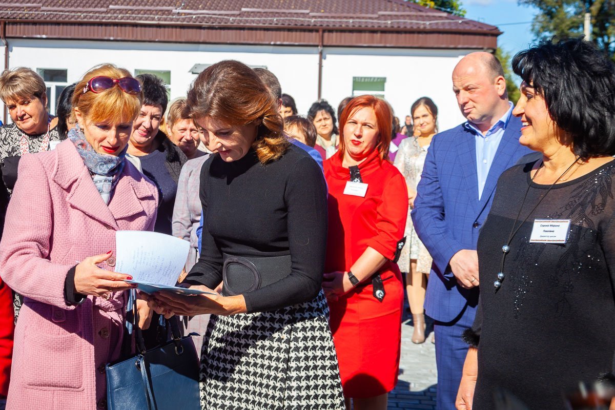Марина Порошенко поздравила преподавателей с профессиональным праздником Марина Порошенко поздравила преподавателей с профессиональным праздником
