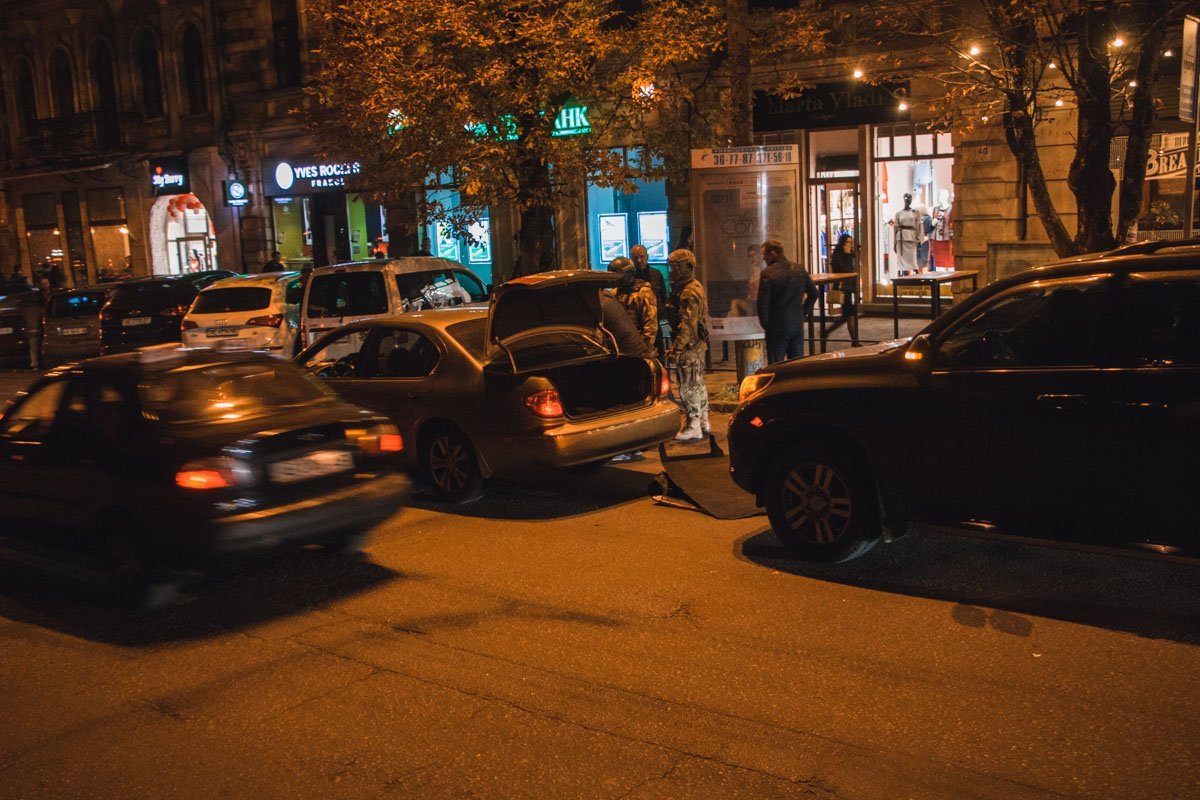 Задержание на Яворницкого Задержание на Яворницкого