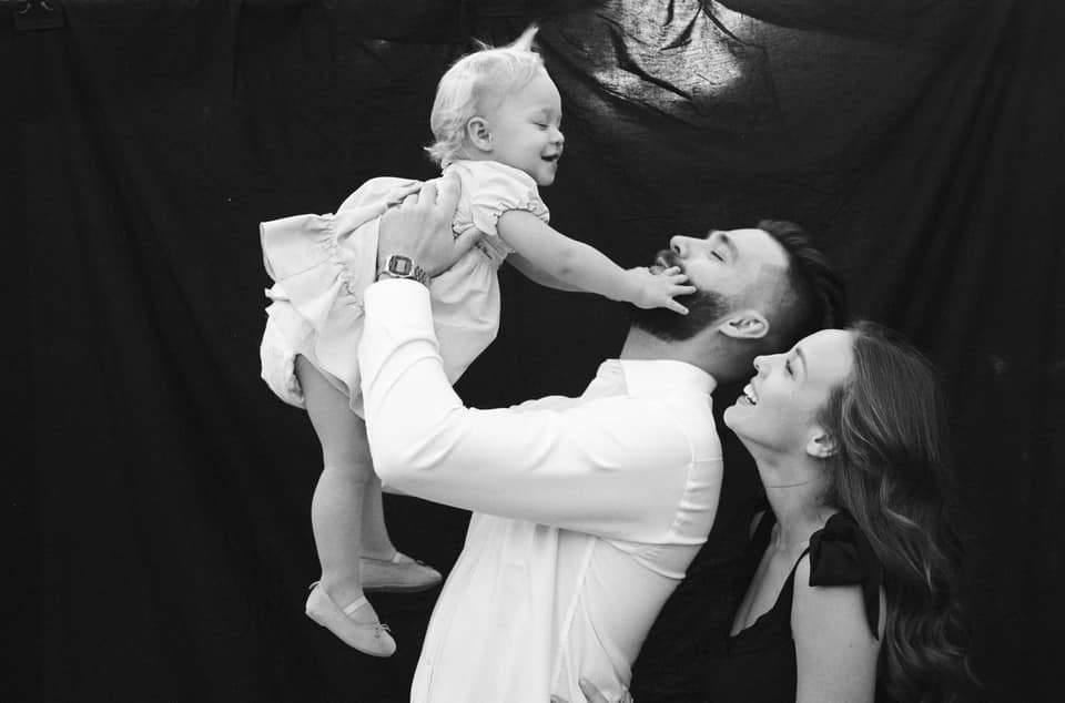 На время отъезда бабушки занимались с ребенком