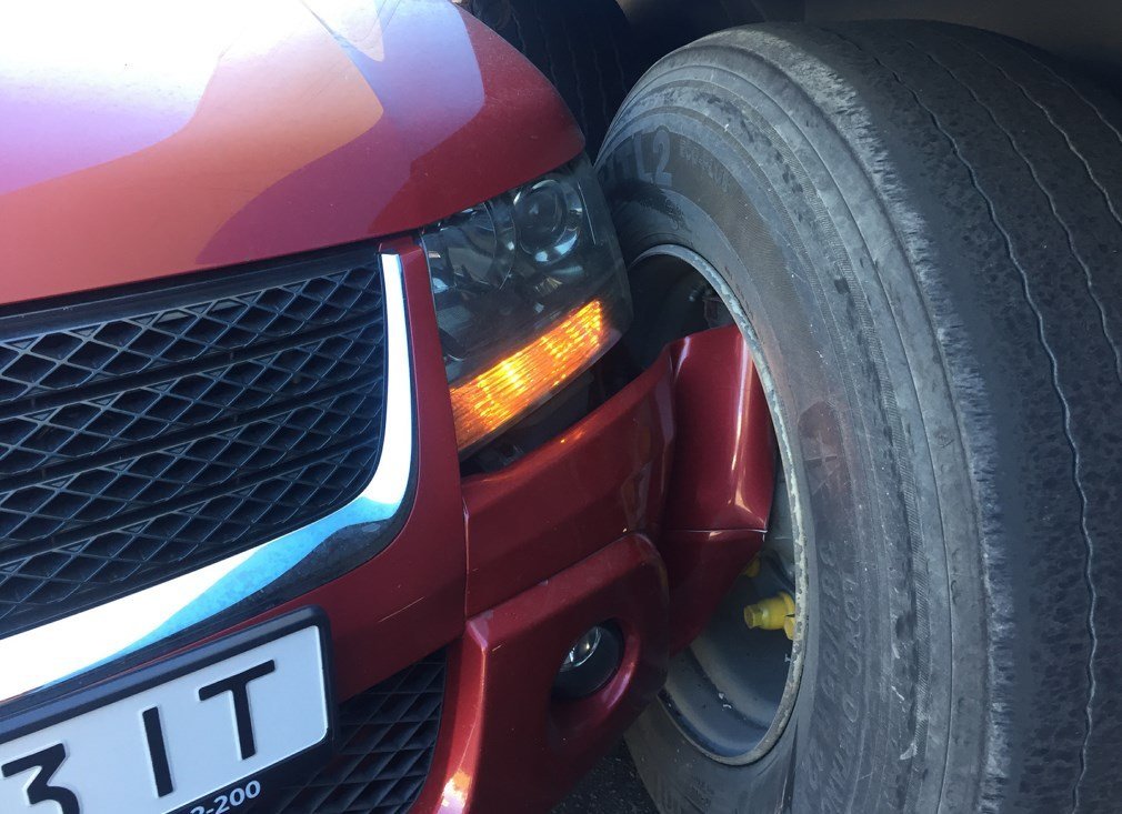 Авария произошла около 12:10