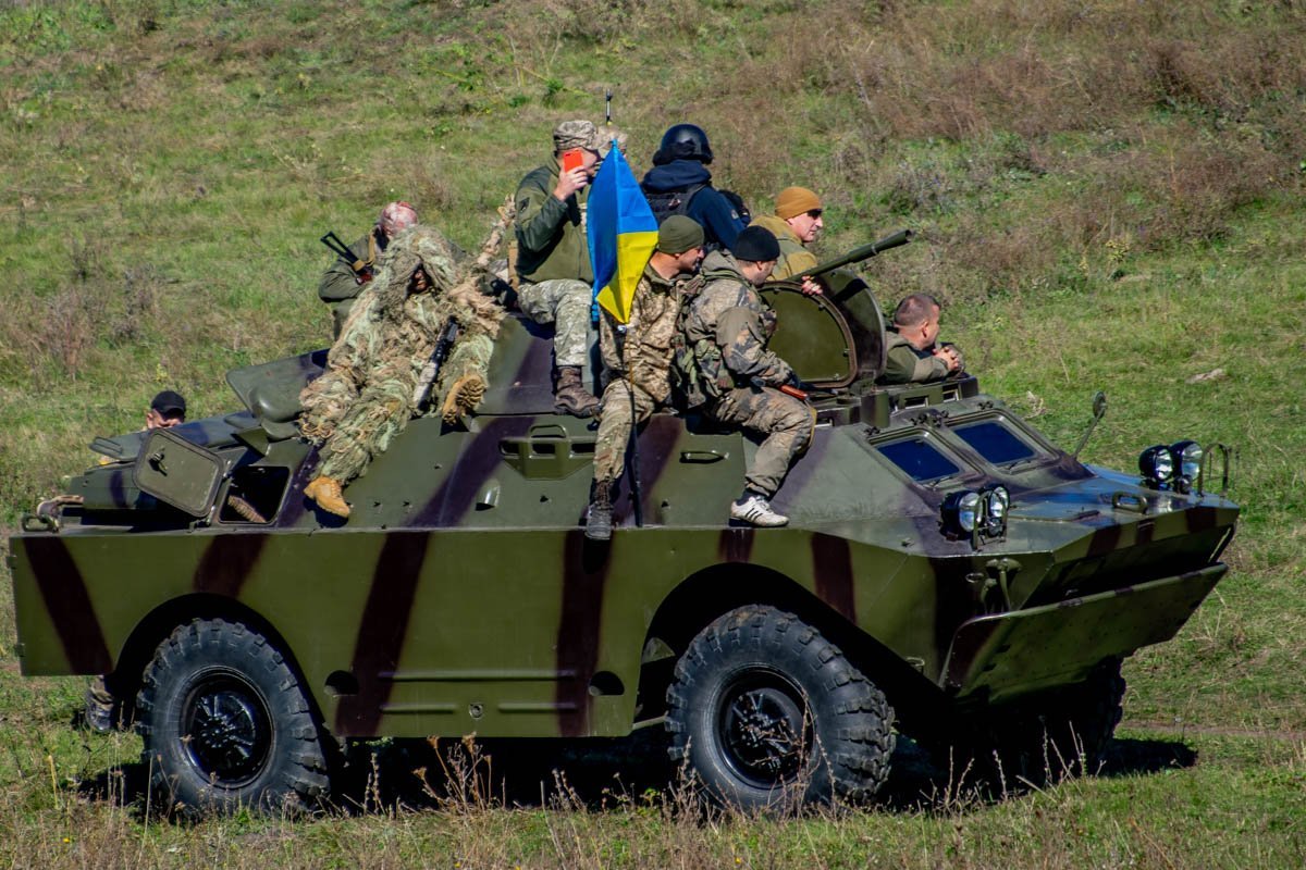 В кикиморе, наверное, жарко