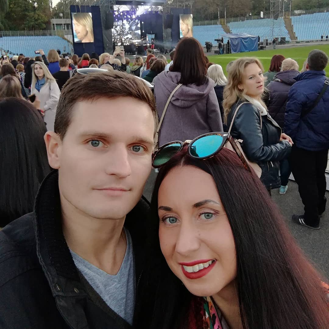 Я, конечно, ценитель тяжелой музыки, но живой концерт поп исполнителя тоже зашел! Я, конечно, ценитель тяжелой музыки, но живой концерт поп исполнителя тоже зашел!