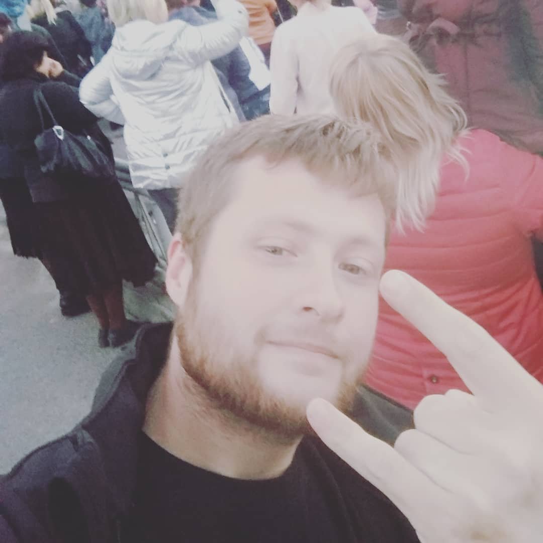 Парни также находят в песнях Олега Винника что-то свое Парни также находят в песнях Олега Винника что-то свое