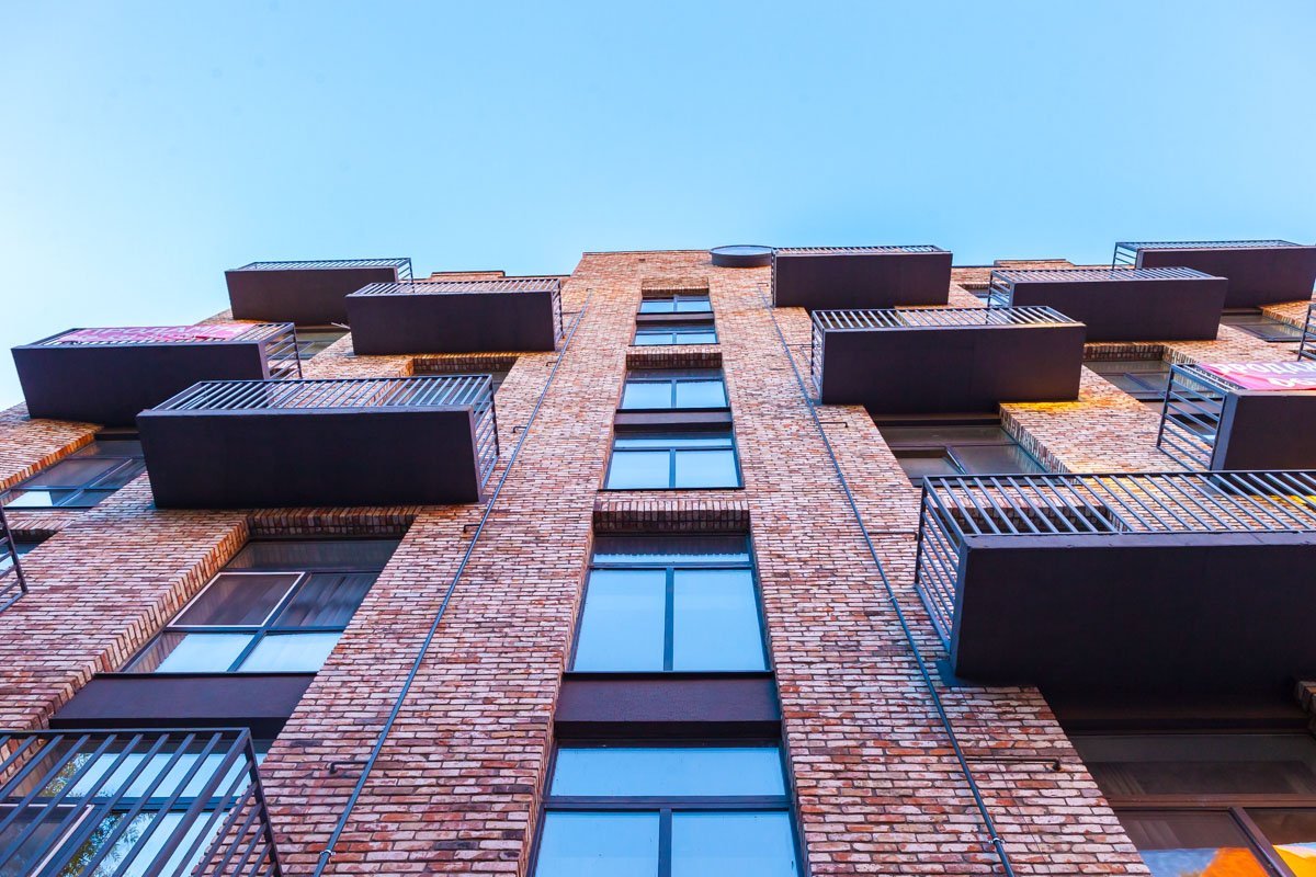 Клубный дом облицован Екатеринославским кирпичом