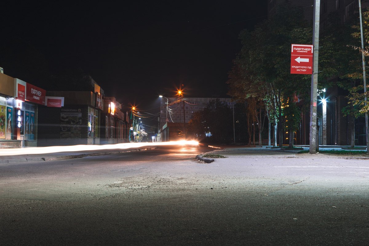 Пустые улицы захватили город Пустые улицы захватили город