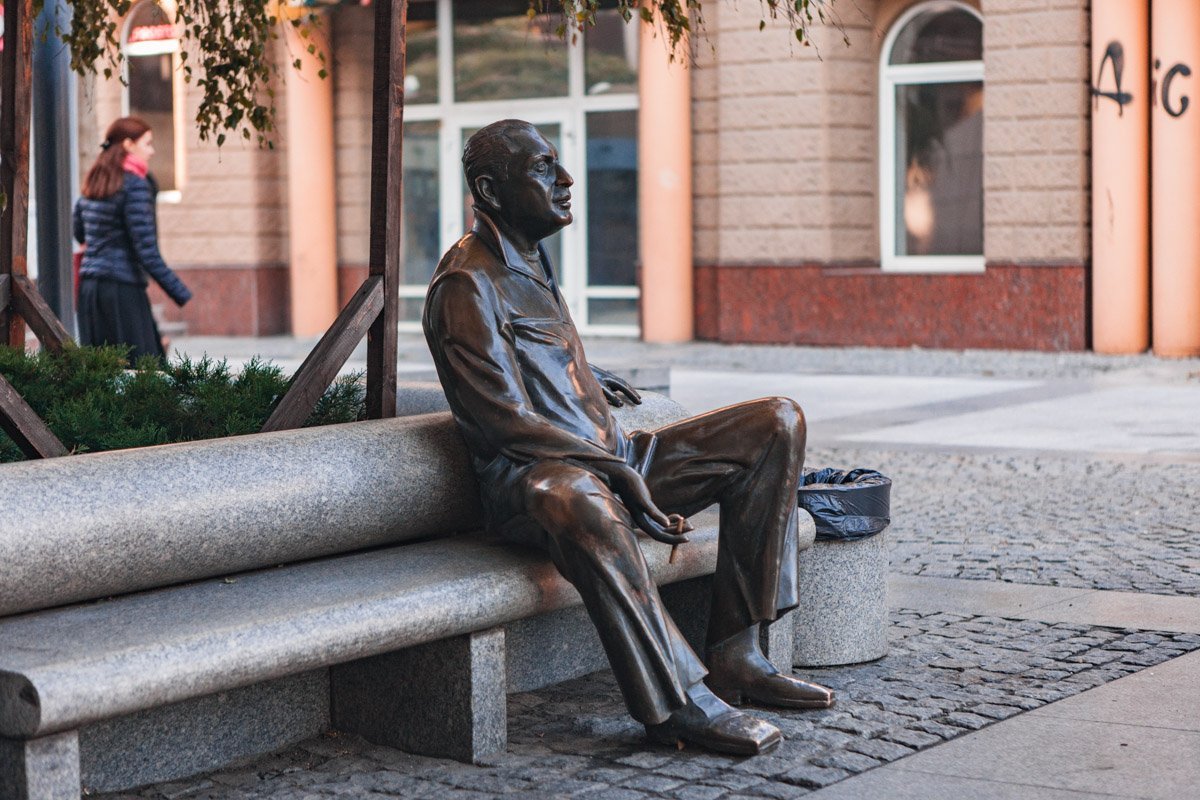 Олигарх ждет, когда к нему сядут на ручки) Олигарх ждет, когда к нему сядут на ручки)