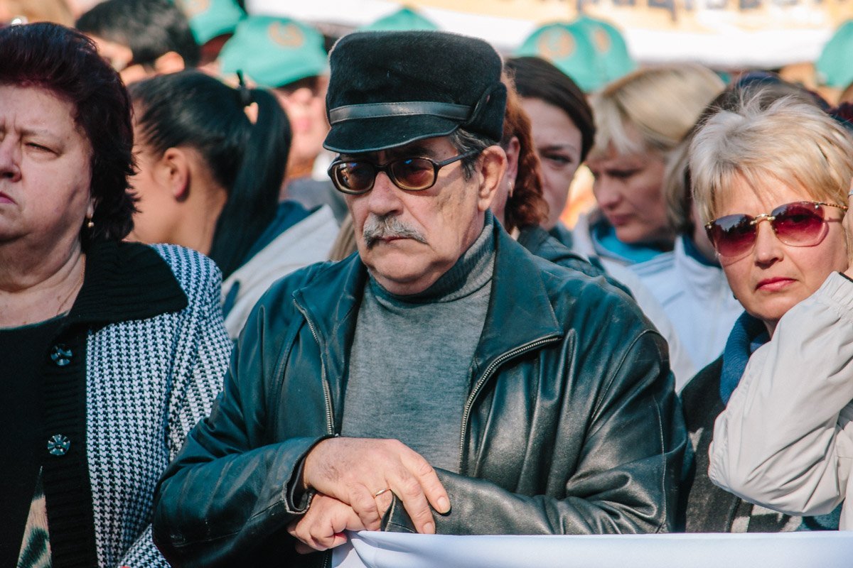 В центре Днепра митинговали за повышение зарплат 8