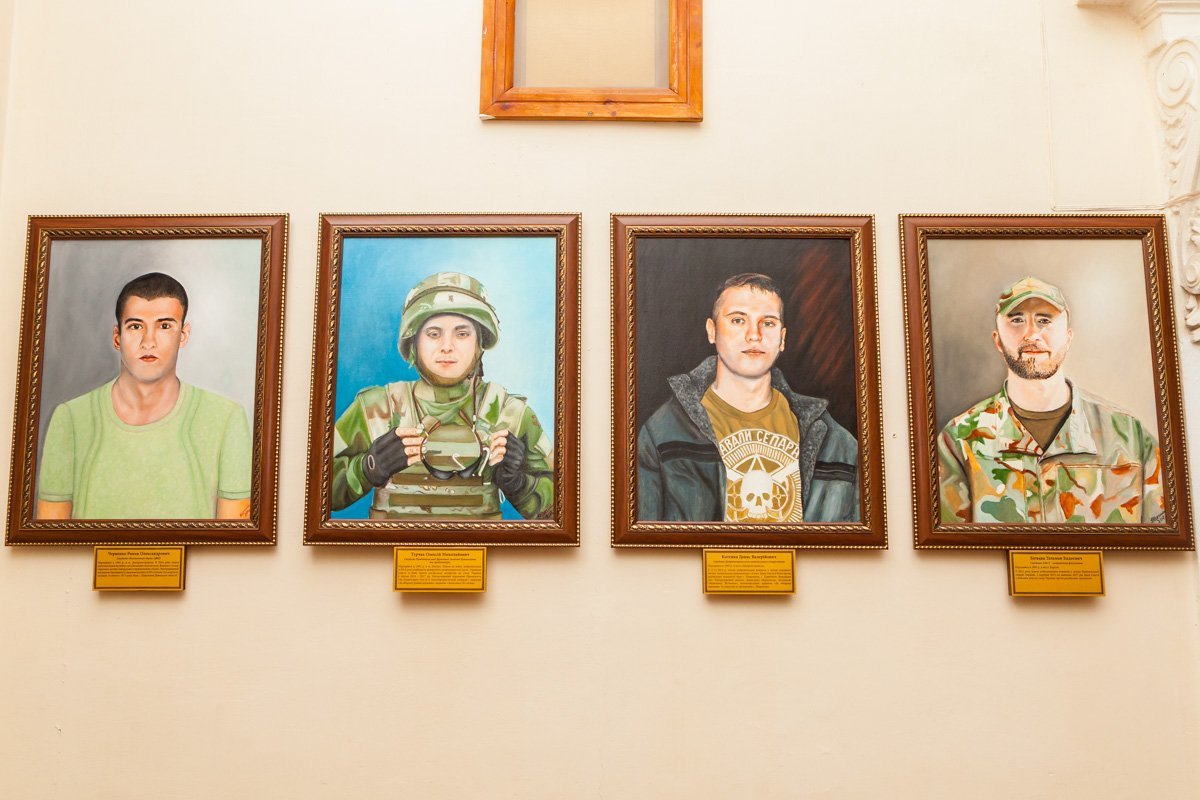 Таким образом в ДНУ почтили память погибших и высказали благодарность тек, кто все еще стоит на страже суверенности страны