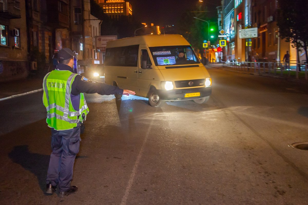 Мост перекрыли для того, чтобы подготовить отремонтированную часть к открытию