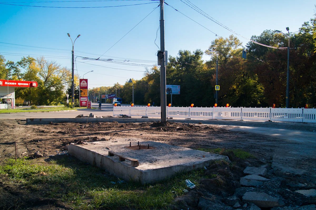 Судя по тишине, работы заканчивать здесь не торопятся Судя по тишине, работы заканчивать здесь не торопятся