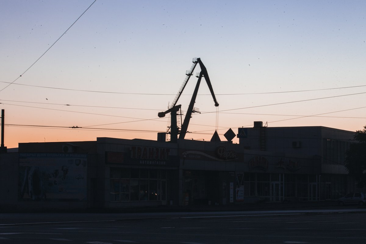 Особенно прекрасный рассвет можно увидеть в районе речного порта Особенно прекрасный рассвет можно увидеть в районе речного порта